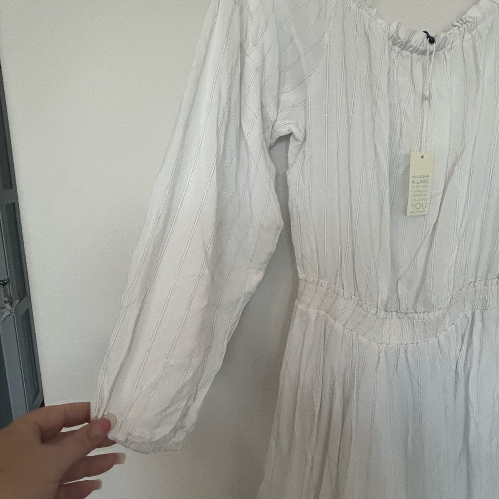 Shore Elegant White and Silver Striped Mini Dress - Picture 5 of 10